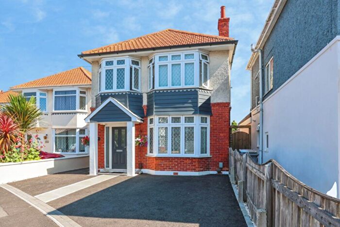 4 Bedroom Detached House For Sale In Coombe Gardens, Northbourne, Bournemouth, Dorset, BH10