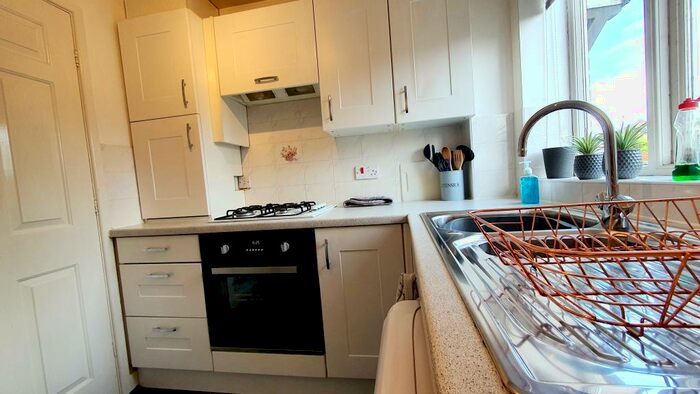 2 Bedroom Flat To Rent In Wayfarers Way, M27