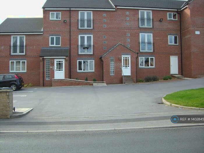 2 Bedroom Flat To Rent In Chantry Court, Morley, Leeds, LS27