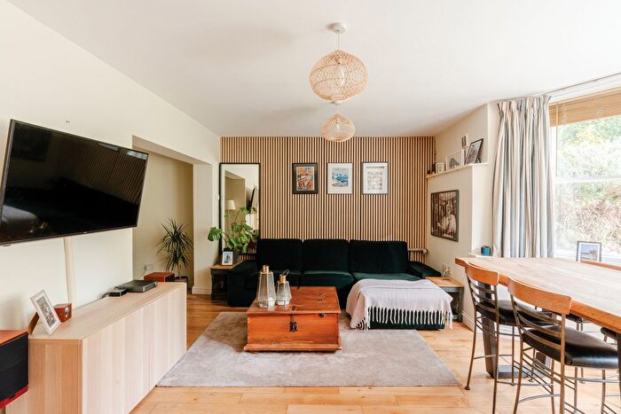 2 Bedroom Flat For Sale In Elmgrove Road, Redland, Bristol, BS6