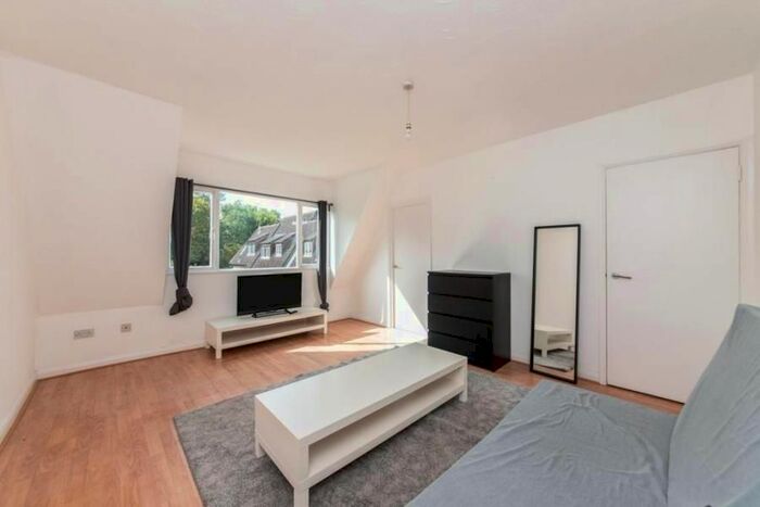 Studio To Rent In Abbeyfields Close, London, NW10