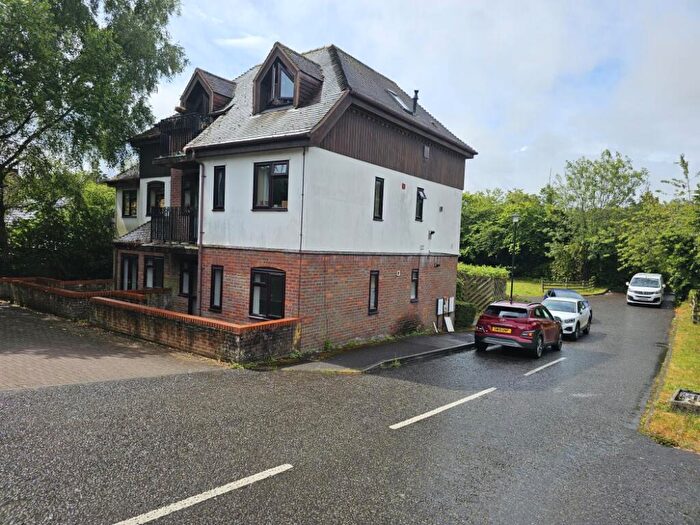 1 Bedroom Flat To Rent In Hedley Court, High Wycombe, HP10