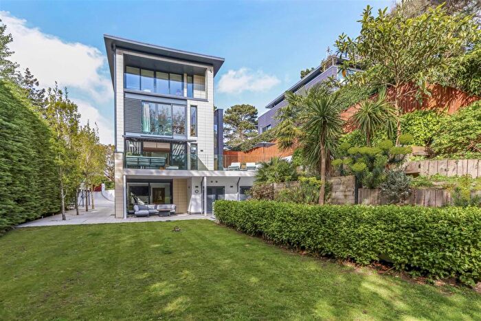 3 Bedroom Detached House For Sale In Mount Grace Drive, Evening Hill, BH14