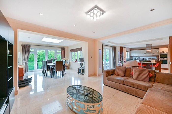 4 Bedroom Detached House For Sale In Wexham Woods, Wexham Lea, Slough, SL3