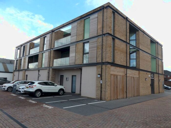 1 Bedroom Flat To Rent In Goldsworth Road, Woking, Surrey, GU21