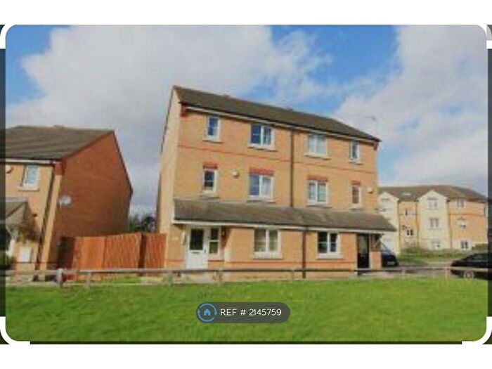 3 Bedroom Semi-Detached House To Rent In Nightingale Crescent, Harold Wood, Romford, RM3