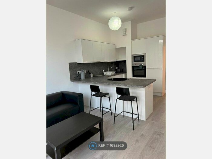 4 Bedroom Flat To Rent In Granville Terrace, Edinburgh, EH10