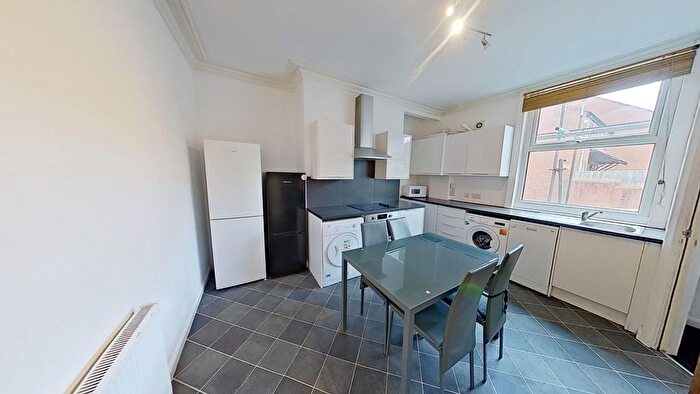 3 Bedroom Terraced House To Rent In Thomas Street, Woodhouse, Leeds, LS6