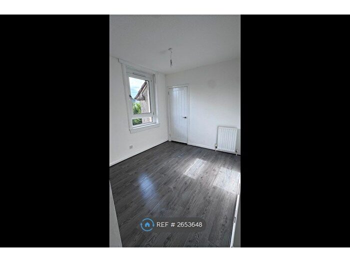 3 Bedroom Flat To Rent In Loch Road, Chapelhall, Airdrie, ML6