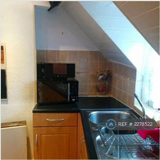 1 Bedroom Flat To Rent In Watling Street East, Towcester, NN12