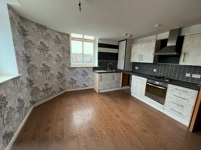 2 Bedroom Apartment To Rent In Dyson Street, Bradford, BD1