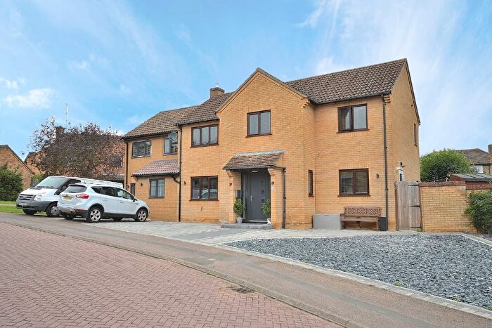 4 Bedroom Detached House For Sale In Huntsmead, Berrydale, Northampton, NN3