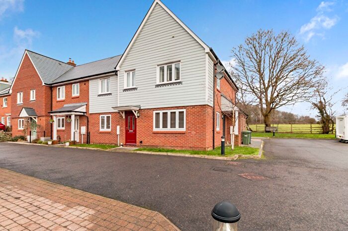 2 Bedroom Flat For Sale In Oakwood Close, Five Ash Down, TN22
