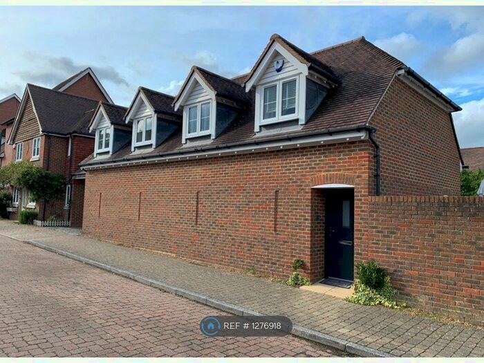 2 Bedroom Flat To Rent In Milton Lane, Kings Hill, West Malling ME19