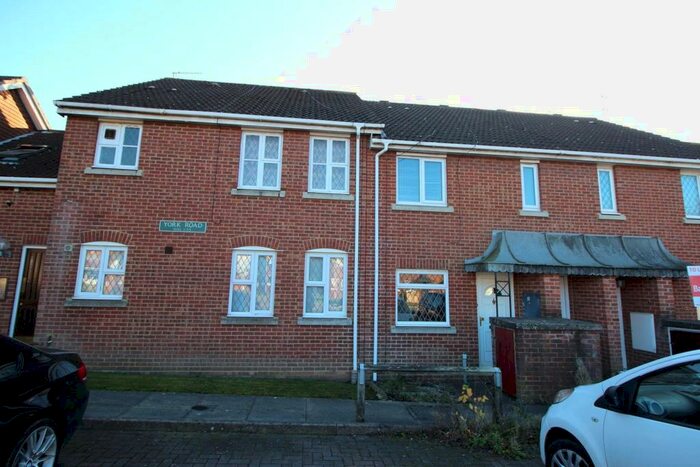 1 Bedroom Apartment To Rent In York Road, Billericay, CM12