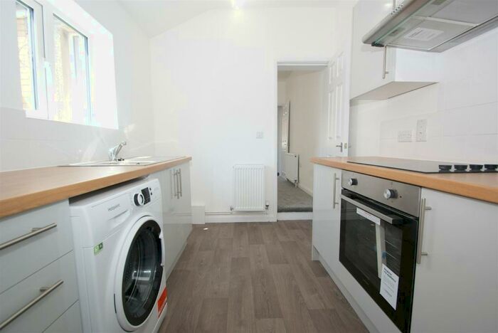 1 Bedroom Apartment To Rent In Kent Road, Grays, RM17