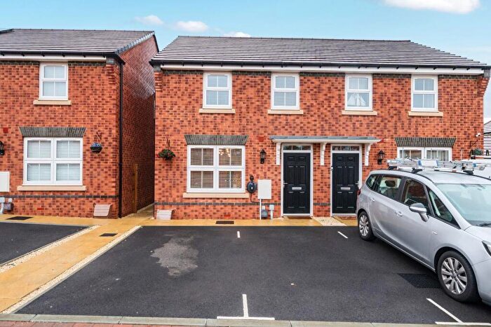 3 Bedroom House For Sale In Flint Avenue, Havant, PO9