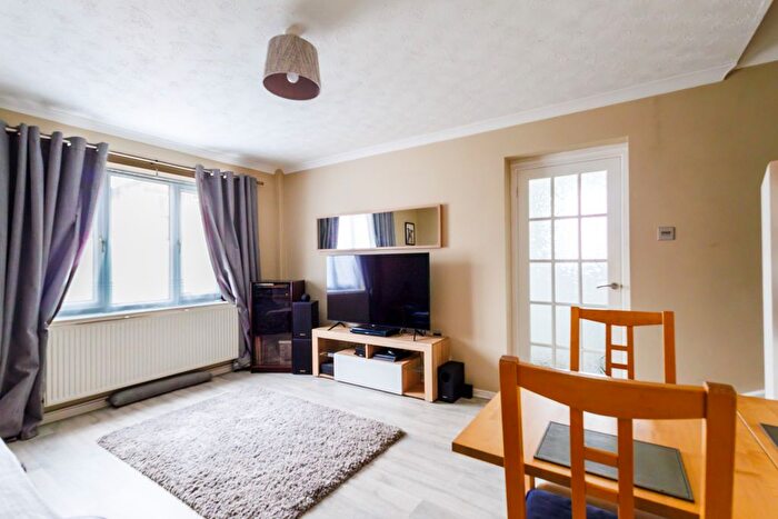 2 Bedroom Semi-Detached House For Sale In Boundary Close, Swindon, SN2