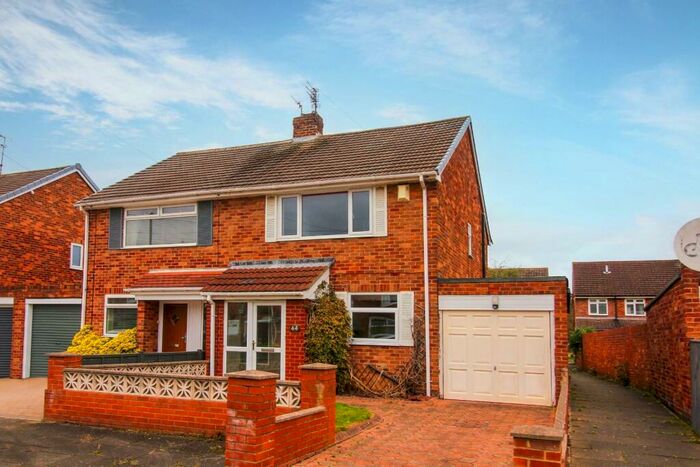2 Bedroom Semi-Detached House To Rent In Arundel Drive, Monkseaton, NE25