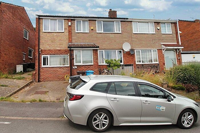 4 Bedroom Semi-Detached House For Sale In Sandstone Avenue, Sheffield, S9