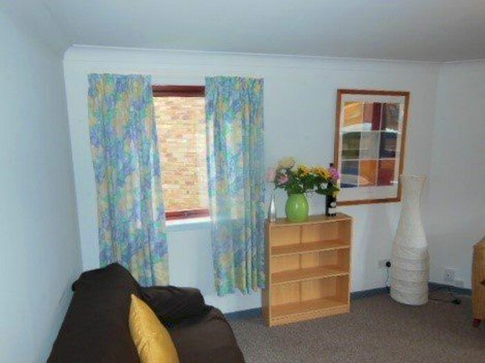 2 Bedroom Flat To Rent In St Clair Street, Edinburgh, EH6