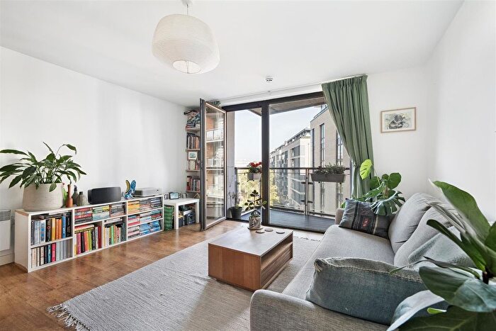 1 Bedroom Flat For Sale In Palmers Road, London, E2