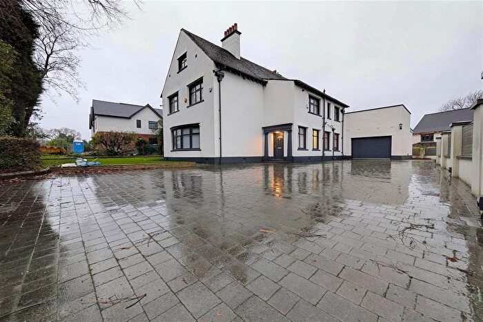 5 Bedroom Detached House To Rent In Bowlacre Road, Hyde, SK14