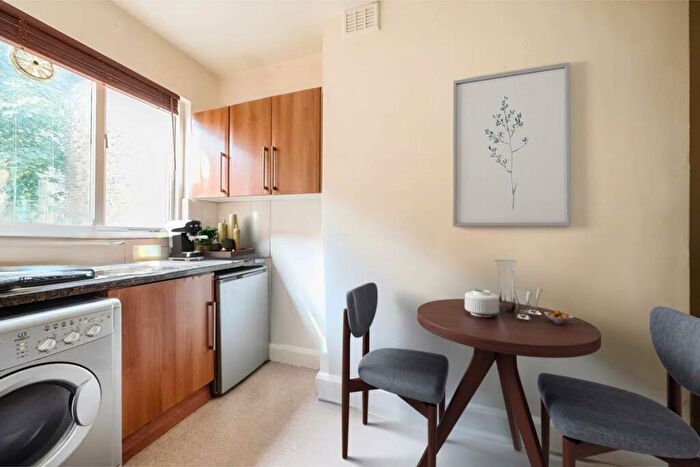 1 Bedroom Flat For Sale In Lithos Road, , Belsize Park, NW3