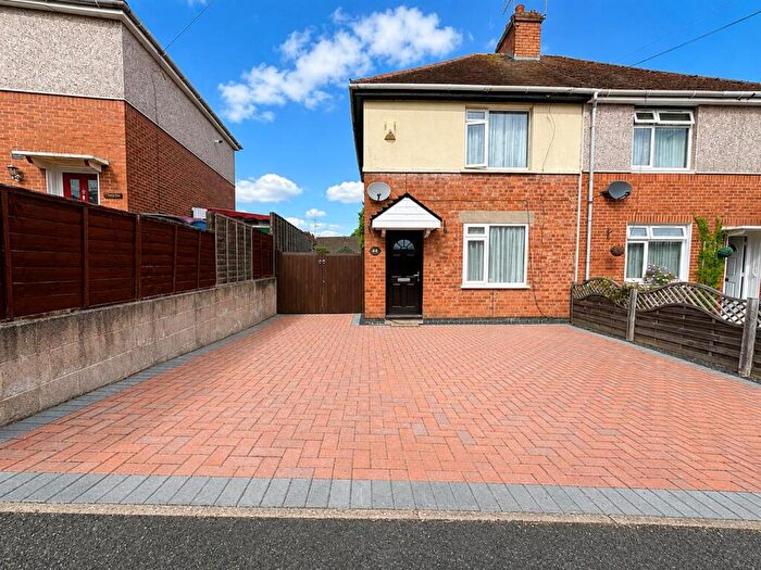 2 Bedroom Semi Detached House For Sale In Peel Road, Warwick, CV34