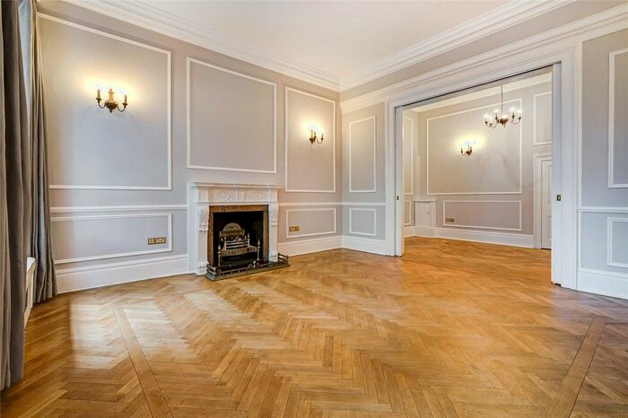 2 Bedroom Flat To Rent In Lowndes Square, Knightsbridge, SW1X