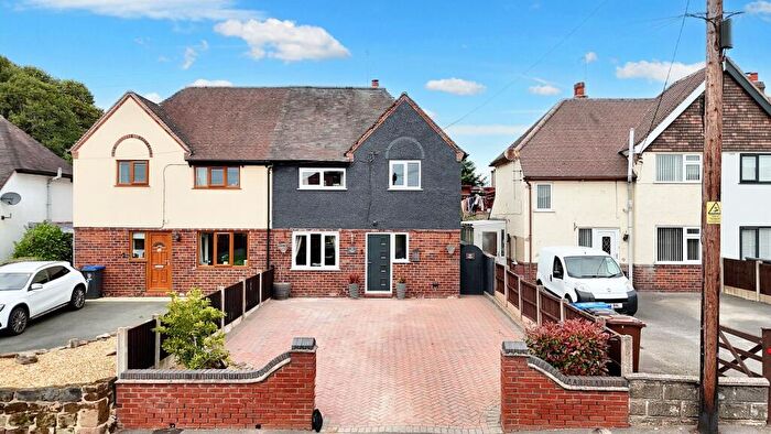 3 Bedroom Semi-Detached House For Sale In Oakamoor Road, Cheadle, ST10