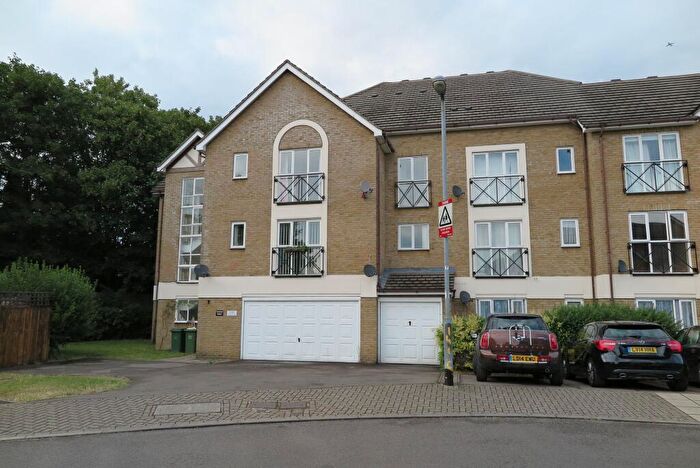 1 Bedroom Apartment To Rent In Farrow Lane, London, SE14