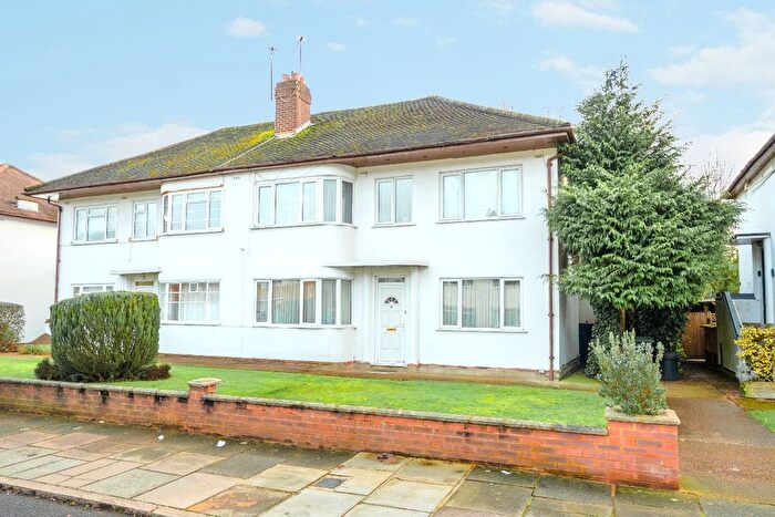 2 Bedroom Maisonette For Sale In Fulwood Gardens, Twickenham, TW1