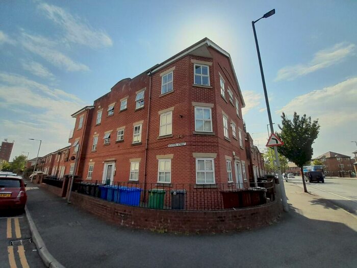 2 Bedroom Terraced House To Rent In Hulme, Manchester, M15