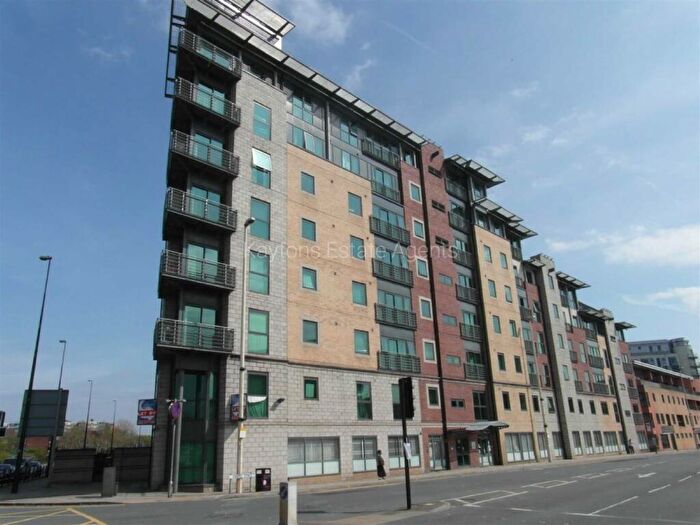 2 Bedroom Apartment To Rent In City Point, Chapel Street, Salford, M3
