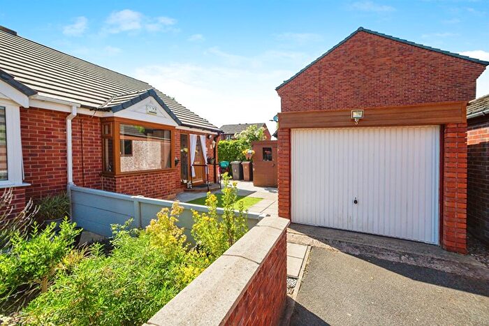 2 Bedroom Semi-Detached Bungalow For Sale In Upper Lunns Close, Royston, Barnsley, S71