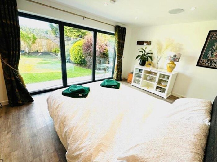 1 Bedroom Maisonette To Rent In Tyneham Close, Aylesbury, HP21