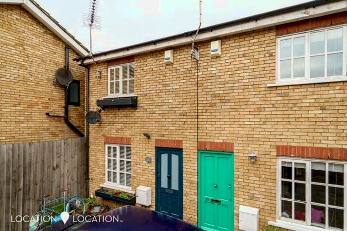2 Bedroom House To Rent In Manor Road, London, N16