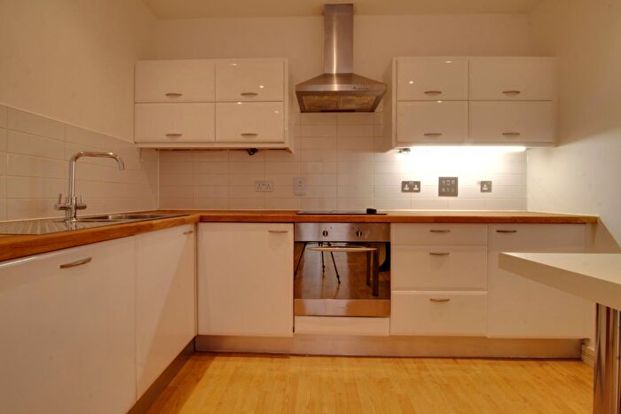 1 Bedroom Flat To Rent In The Square On The Square, Caroline Street, Jewellery Quarter, B3