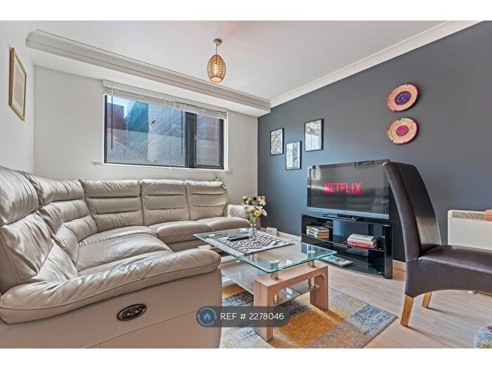 2 Bedroom Flat To Rent In Rea Court, Birmingham, B12
