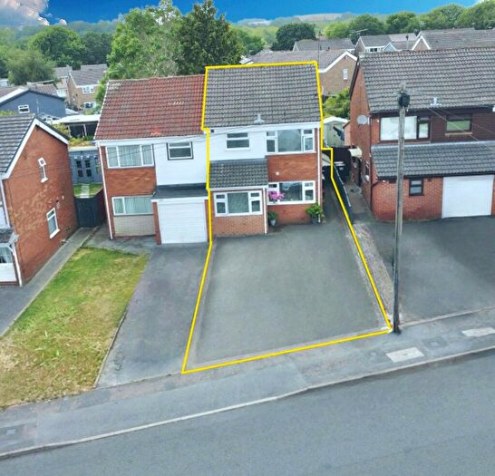 3 Bedroom Semi-Detached House For Sale In Sherbourne Avenue, Nuneaton, CV10