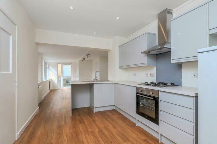 3 Bedroom House To Rent In Weeke, Winchester, SO22