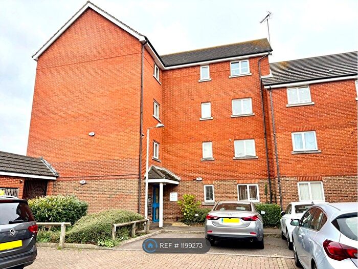 2 Bedroom Flat To Rent In Worthing Close, Grays, RM17