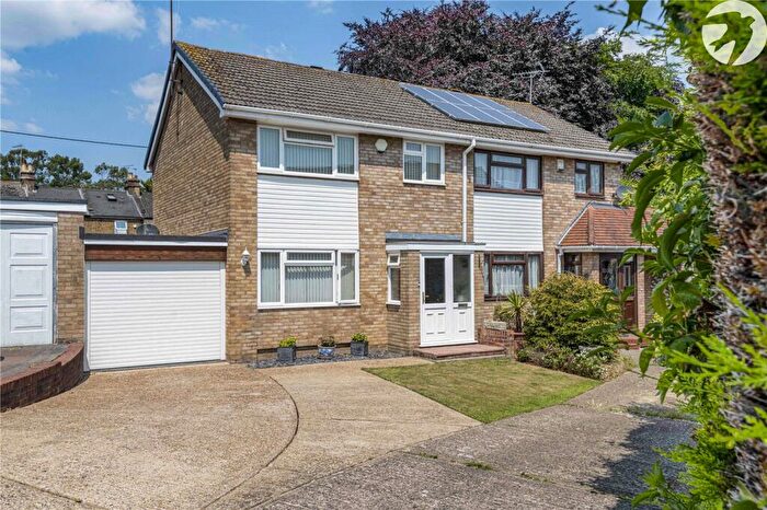 3 Bedroom Semi Detached House For Sale In Archer Way, Swanley, Kent, BR8