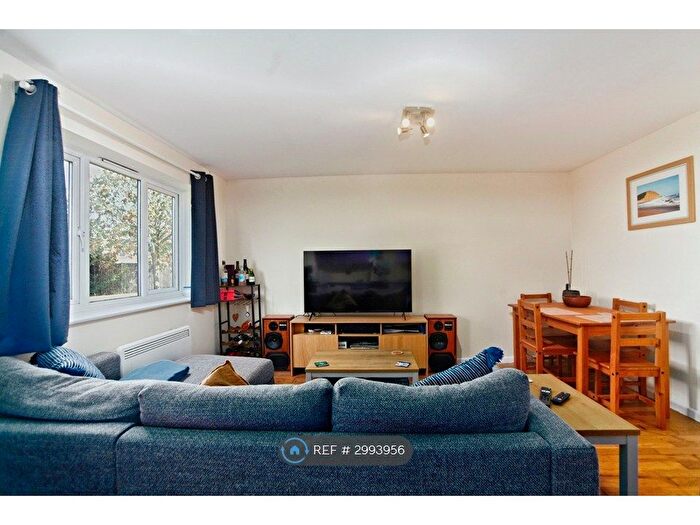 1 Bedroom Flat To Rent In Mullards Close, Mitcham, CR4