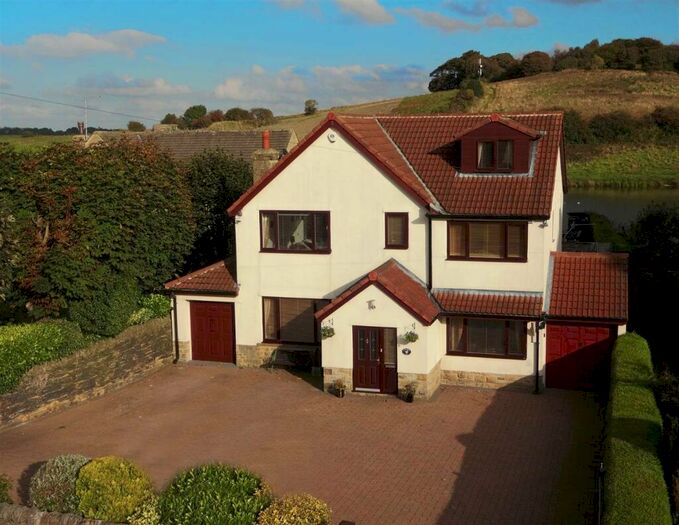 6 Bedroom Detached House To Rent In Larkfield Road, Rawdon, Leeds, LS19