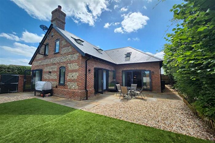 5 Bedroom Detached House For Sale In Shillingstone, DT11