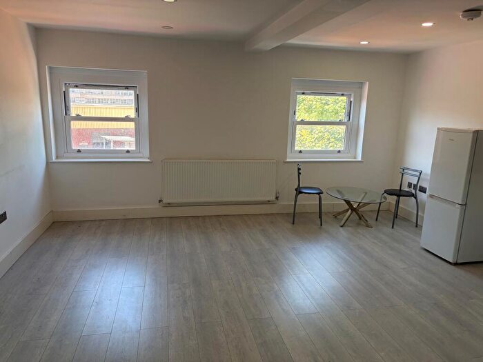 2 Bedroom Flat To Rent In Pizza Express, London Road, Southend-on-sea, SS1