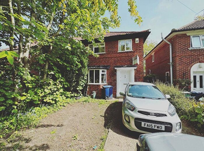 5 Bedroom House To Rent In Gipsy Lane, OX3