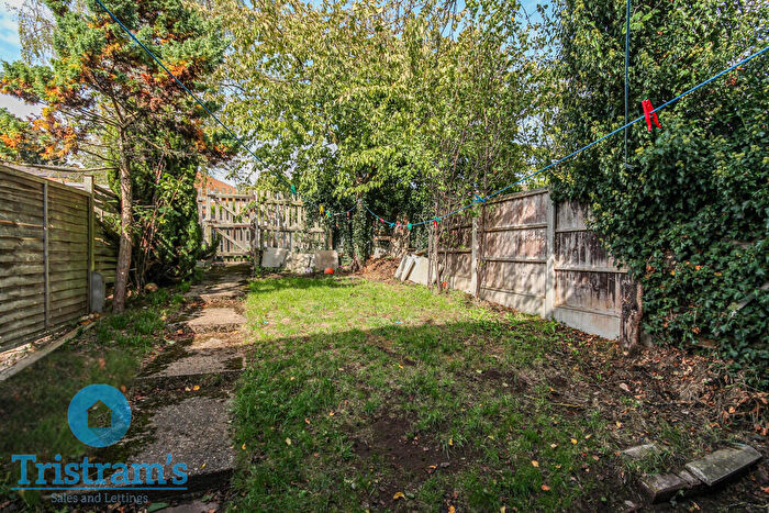3 Bedroom End Of Terrace House For Sale In Bourne Close, Beeston, NG9